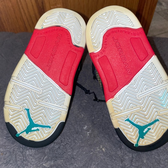Child’s Nike Jordan air 5 Retro toddler size 7 - Picture 6 of 7
